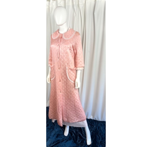 Vintage 1960’s Lu-Say Creations Long Quilted Bed Jacket Coat in Pink - XS/S - Picture 3 of 10